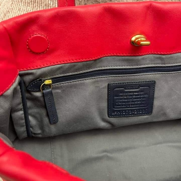 COACH Soft Leather Bag - Picture 4 of 8